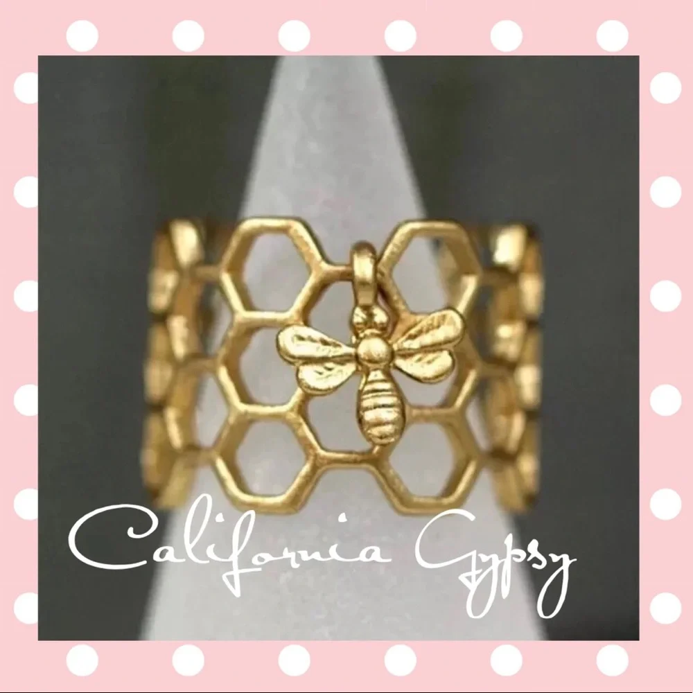 Honeycomb Bee Charm Ring 🐝 - Picture 3 of 9